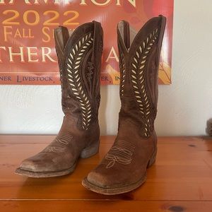 7.5 JB Dillon women’s western boots.
